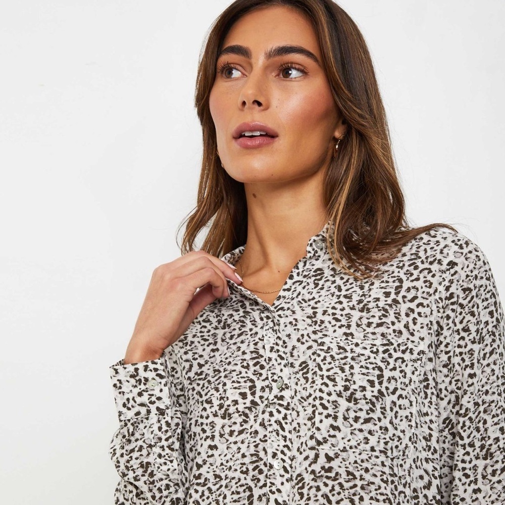 Rails Josephine Super Soft Button Down Shirt Blouse Cheetah Animal Print Size M